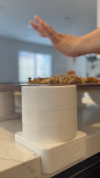 Say goodbye to back strain with Elevated Cooking! Raise your cutting board by 3+ inches for ultimate comfort and efficiency! #ElevateYourCooking #kitchenhacks #cookwithease
www.elevated.cooking