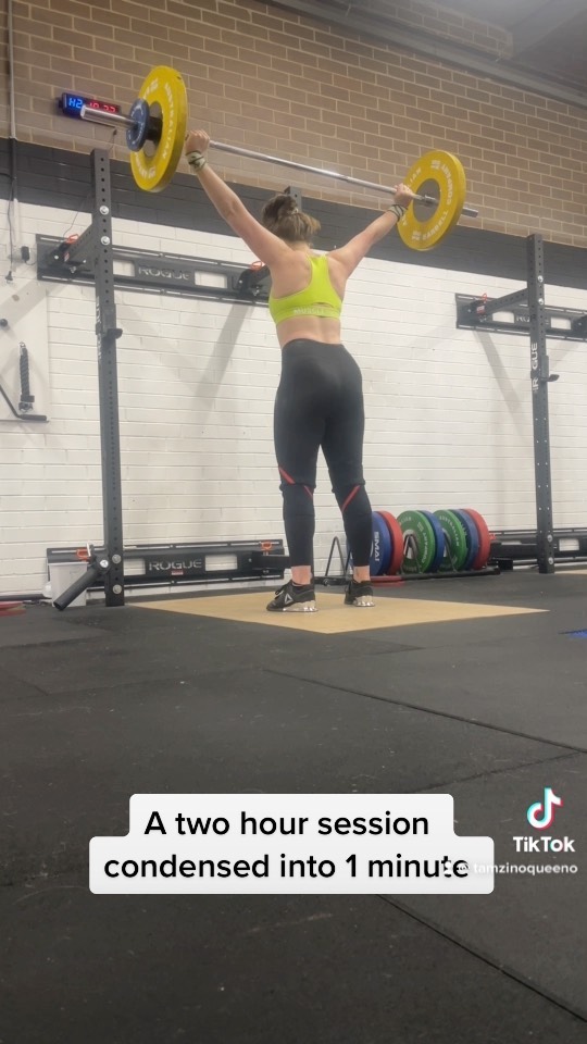 Two hours of training = 1 minute reel 🤷🏼♀️🏋🏼♀️🤣
#weightlifting #olympicweightlifting #training #trainingdiary #snatch #cleanandjerk