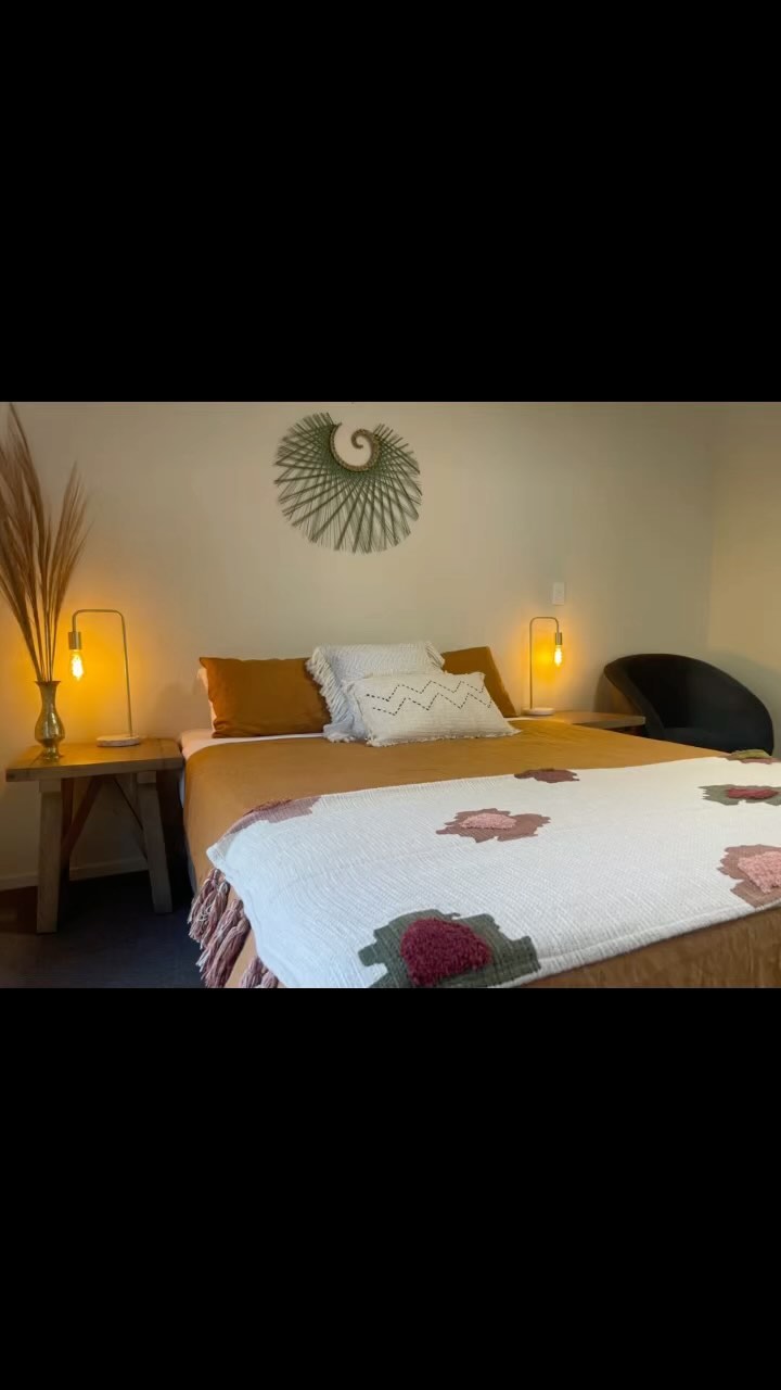 New lake view rooms available to book now…..book these gems via link in bio 🙌