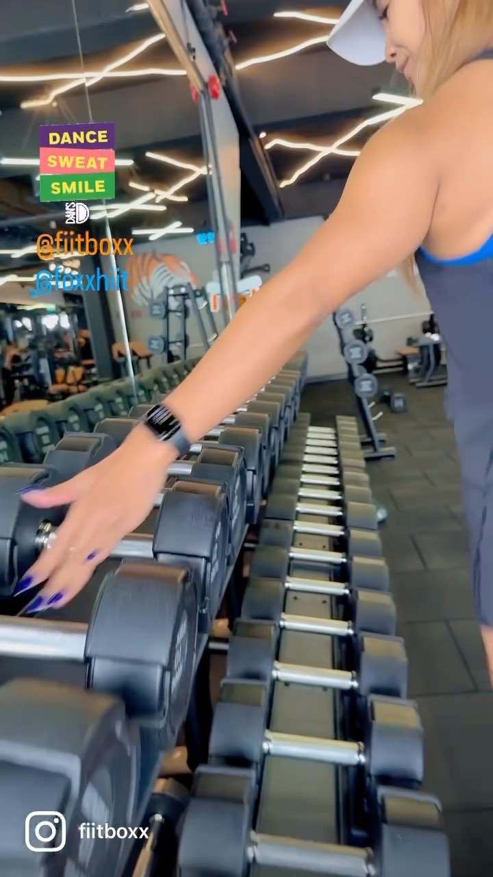 Never a dull moment working out at Fiitboxx and FOXX. GYM. GROUP CLASSES. 1:1 PT. This year, we have everything here to help you to get in Shape! 🤩☺️💪
#gym #gymmotivation #hiit #hiitworkout #fitness #fitnessmotivation #personaltraining #workoutmotivation #workouts