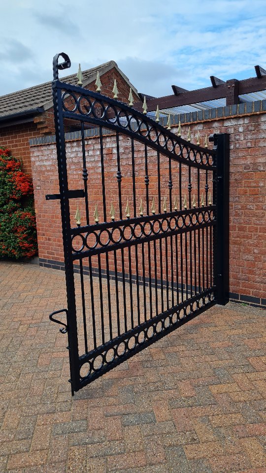 It's great to see all those coats of gold paying off in the end 🙌. I think it really finishes it off!
Like if you agree
.
.
.
.
.
#painteranddecorator #painter #decorator #paintinganddecorating #decorating #painting #paintersofinstagram #interiordesign #painteranddecorators #paint #painters #paintlife #dulux #decorators #exteriorpainting #housepainting #professionalpainter #decor #homedecor #paintinganddecoratingservices #interiorpainting #interior #interiordecorating #decoratorsofinstagram #duluxtrade #diy #pritchardpropertyservices #wallpaper #painterdecorator #homeimprovement