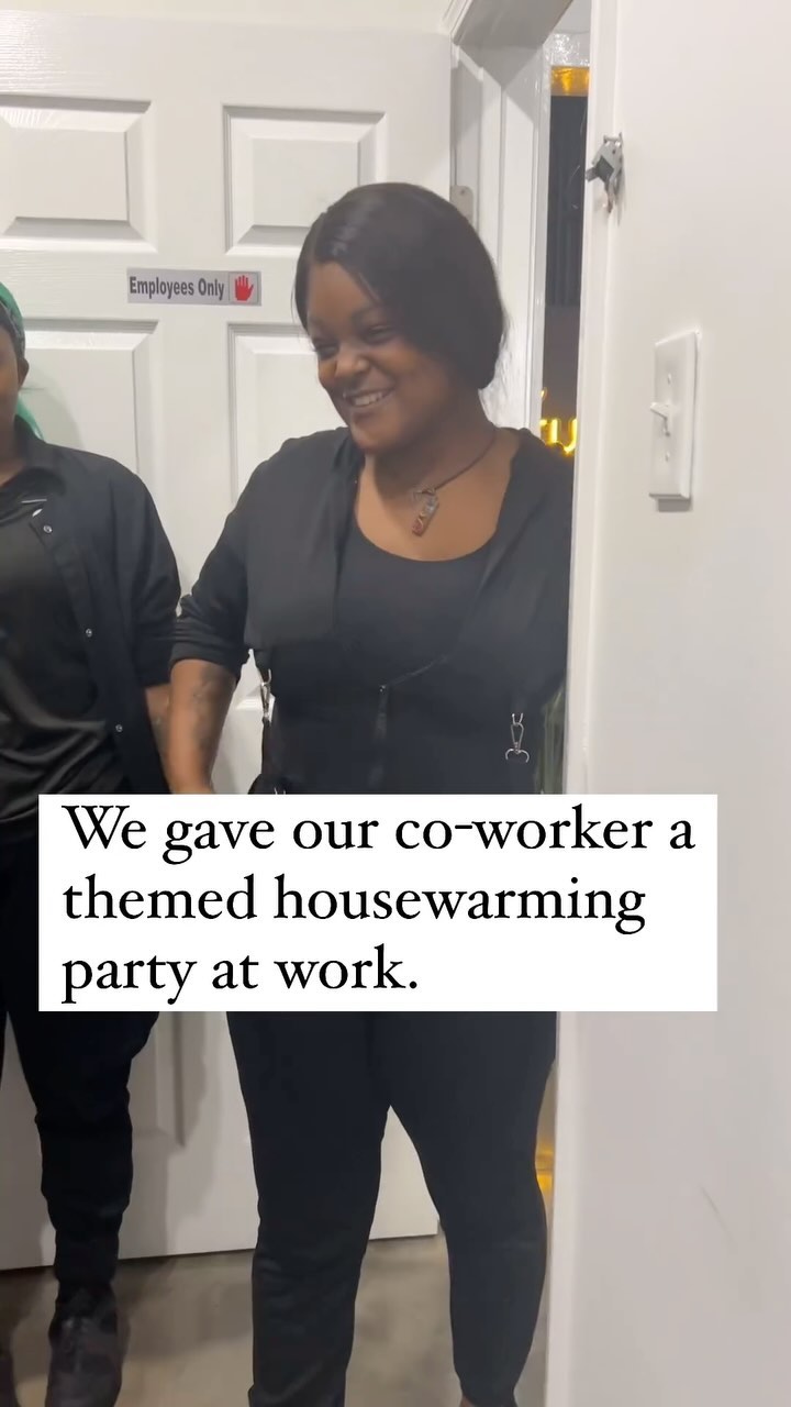 Celebrating new beginnings with a special housewarming party at the salon for our lovely stylist, Kristen! 🏡✨ #SalonFamily #NewBeginnings #housewarmingcelebration #hitexturehair #salonlife