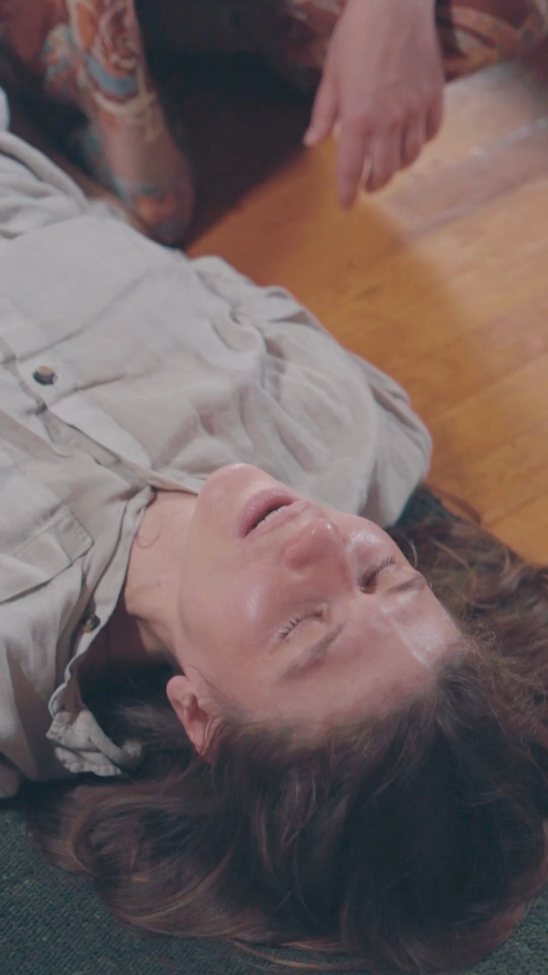 The intelligence that drives the self-healing process during Kundalini Activation directs energy to the regions of the body that are ready to heal. When this energy flows to the lower chakras, a profound transformation occurs.
🔴 Muladhara Chakra (Root Chakra): This is our foundation, responsible for our sense of safety and grounding. Emotionally, it deals with survival instincts and security. Mentally, it influences our stability and presence. Physically, it governs the health of our bones, legs, and feet. 🌍
🟠 Svadhisthana Chakra (Sacral Chakra): This is the center of our creativity and pleasure. Emotionally, it connects to our feelings, sexuality, and joy. Mentally, it influences our sense of creativity and adaptability. Physically, it supports the health of our reproductive organs and hips. 🌊
#KundaliniActivation #ChakraHealing #RootChakra #SacralChakra #EnergyFlow #HealingJourney #SelfHealing
🇵🇱
Inteligencja, która napędza proces samoleczenia podczas Aktywacji Kundalini, kieruje energię do obszarów ciała gotowych na uzdrowienie. Gdy ta energia przepływa do dolnych czakr, zachodzą głębokie przemiany.
🔴 Czakra Muladhara (Czakra Korzenia): To nasza podstawa, odpowiedzialna za poczucie bezpieczeństwa i ugruntowania. Emocjonalnie zajmuje się instynktami przetrwania i poczuciem bezpieczeństwa. Mentalnie wpływa na naszą stabilność i obecność. Fizycznie zarządza zdrowiem naszych kości, nóg i stóp. 🌍
🟠 Czakra Svadhisthana (Czakra Sakralna): To centrum naszej kreatywności i przyjemności. Emocjonalnie łączy się z naszymi uczuciami, seksualnością i radością. Mentalnie wpływa na naszą kreatywność i zdolność adaptacji. Fizycznie wspiera zdrowie naszych narządów rozrodczych i bioder. 🌊
#AktywacjaKundalini #UzdrawianieCzakr #CzakraKorzenia #CzakraSakralna #PrzepływEnergii #PodróżUzdrawiania #Samoleczenie