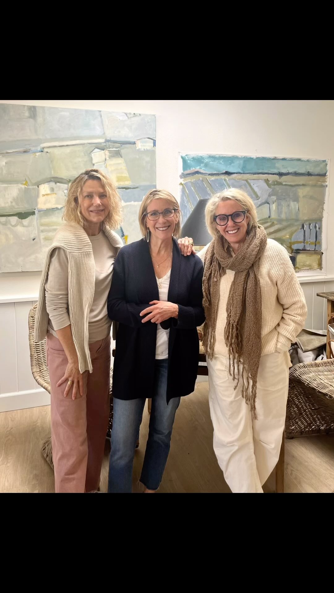 I had a wonderful time meeting Derobah @deborah_harold_studio and Janet @bludauart at their beautiful studios in Newport Beach, CA and seeing their fantastic art in person. Thank you so much for taking the time to meet me!
