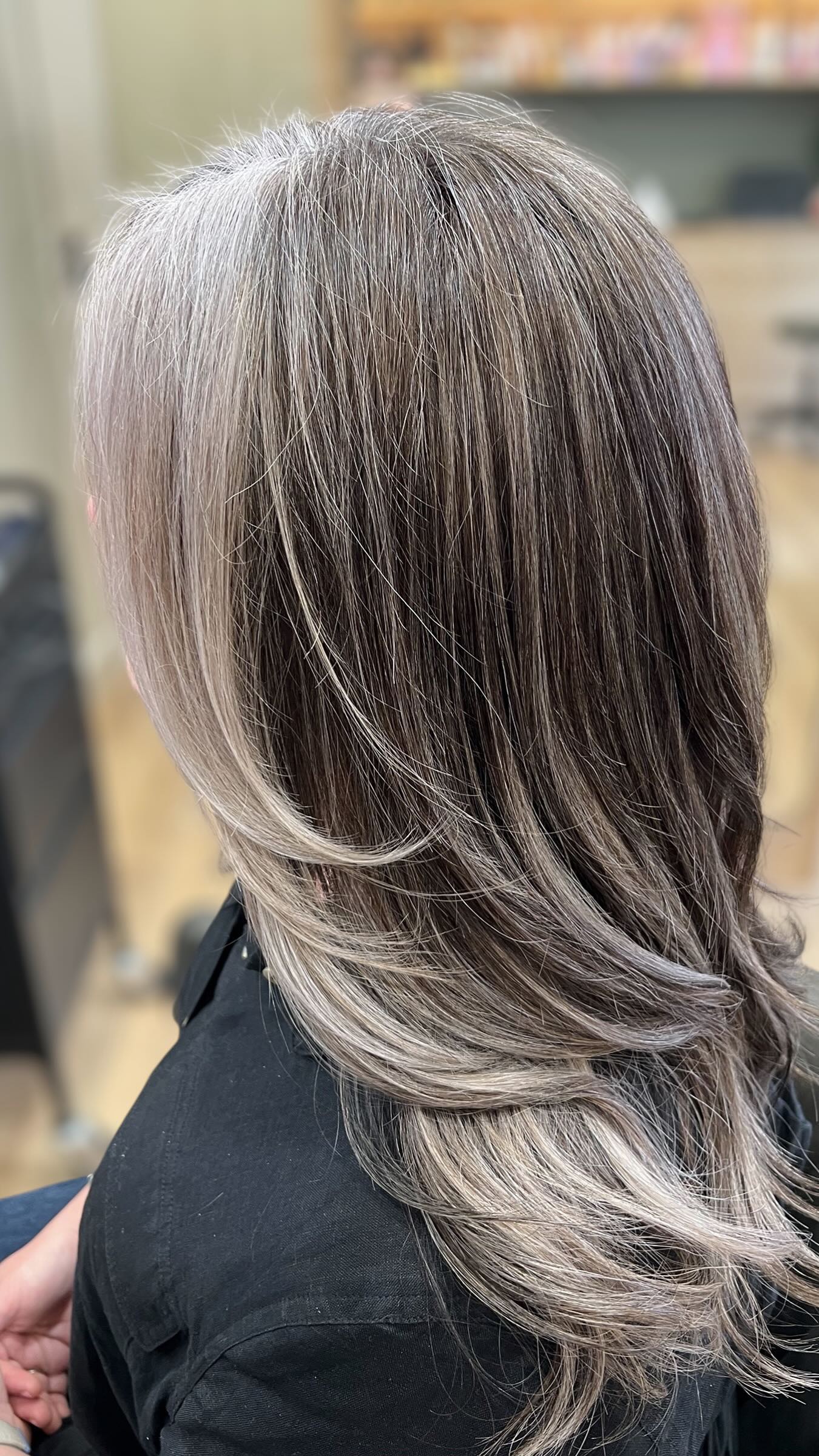 I’m so happy with how this colour transition turned out! Not only does her colour look beautifully natural, but the way the free-hand cut frames her hair just completes the look.
Even better is the shine and healthy condition of her hair, which is thanks to her following the care tips we discussed. With just two sessions, she’s gone from feeling unsure about her style direction and battling regrowth to a complete transformation—feeling more confident and embracing her natural look without the worry of constant touch-ups.
It’s so rewarding to witness this kind of self-transformation at the end of such an empowering hair journey!🦋