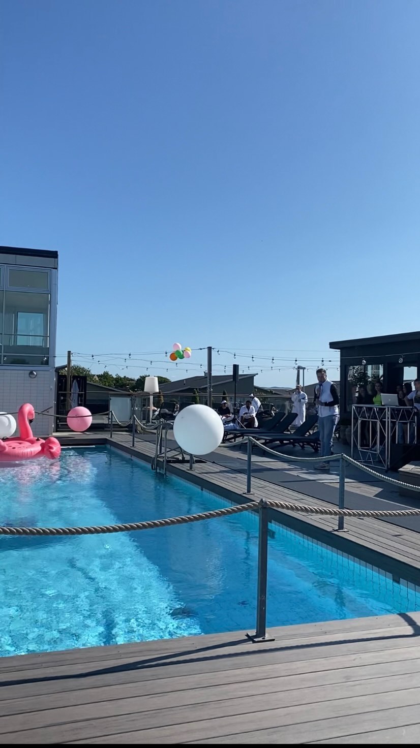 Trevlig helg önskar vi på Engdahl&Berg med några härliga glimtar från vårt senaste event i fantastiska Torekov! ☀️💕