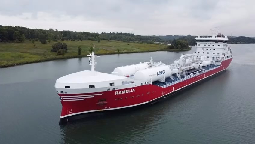 Ramelia passing the Eisenhower lock in the St. Lawrence river.