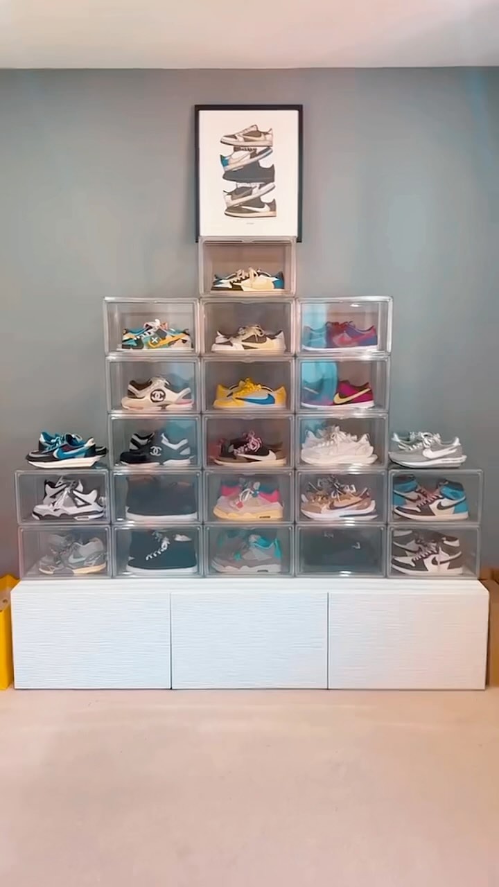 @martinsellick adding more to his diamonddisplays wall! 💎
Our acrylic boxes are Perfect for organizing and showcasing your collection!
Head over to www.diamonddisplays.co.uk to get yours 🙌🏻💎
#sneakerheads #sneakeraddict #sneaker #sneakgallery #sneakernews #sneakerfreaker #sneakerporn #sneakercollector #instareels #instagram #intagood #trainer #personaltrainers #travisscott #nike #jordan #addiction #reeloftheday #uksneakerhead #trendingreels