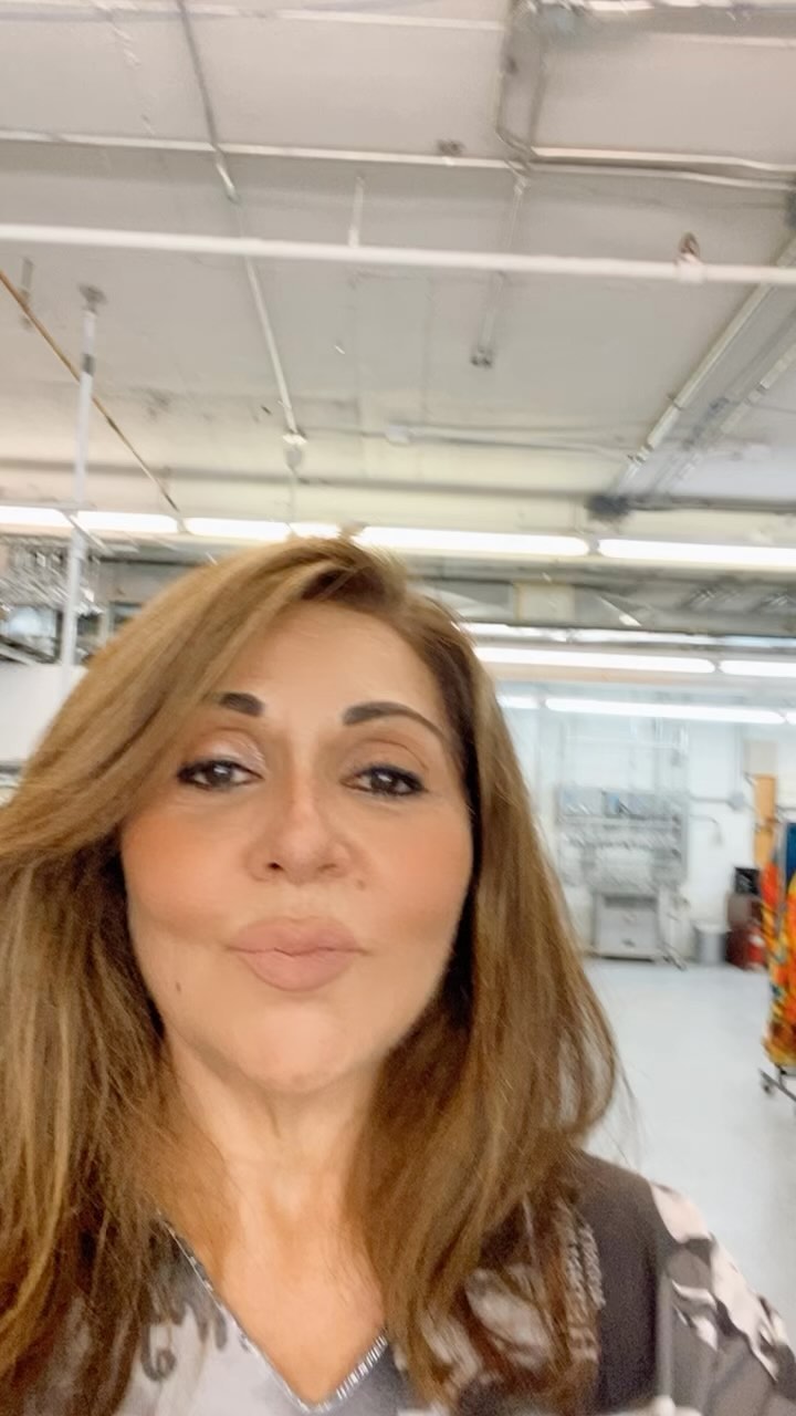 FINALEMENT !! La troisième commande de manteaux et chandails est finalement arrivée d’Italie…
Visiter notre site web et soyez parmi les premiers à profiter de notre collection d’automne 2024
TOUT ÇA POUR VOUS ET GRÂCE À VOUS…
MERCI BEAUCOUP CHERS AMIS❤️❤️🙏🙏
karmaitaly.com