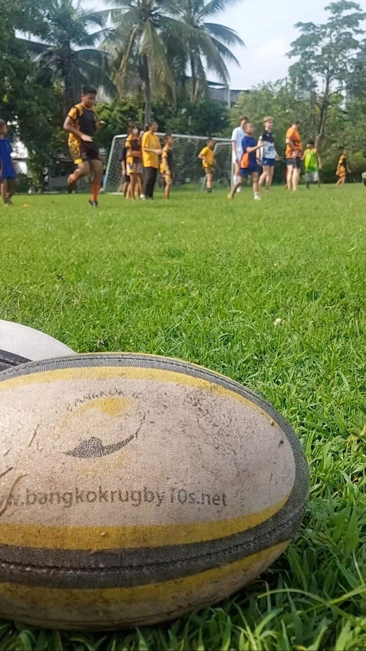 Another great session over the weekend with the kids!! It rained the night before so the field was wet and muddy. That didn’t stop the kids from having a blast slipping and sliding around the field. Looking forward to another great training this coming Saturday!!
#naksuurugbyacademy #naksuurugby #naksuu #rugby #sports #slipandslide #muddy #children #charity #changeinglivesforever
