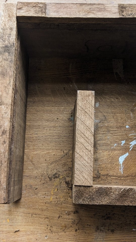 Ons eerste prototype voor het HedgeHok met het prachtige @platowood hout!
In samenwerking met @platowood