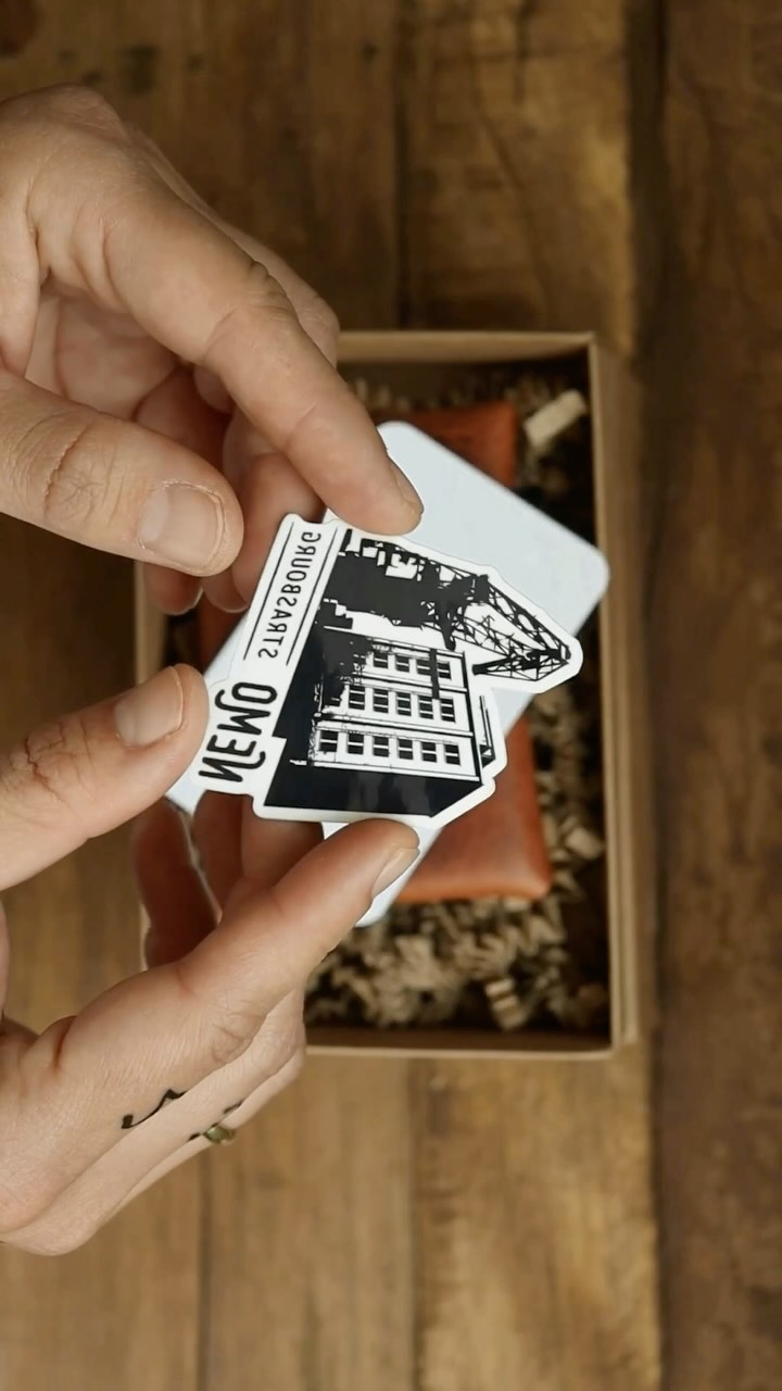 “Lighthouse” wallet by Nemo Leather Goods
Available in different colors
www.nemoleathergoods.com
#nemoleathergoods #leatherwallet #minimalistwallet #minimaliststyle #leathergoods #ruggedstyle #ruggedworkwear #madeinfrance #fabriquéenfrance #cardholderleather #minimalistcardholder #slowfashion #