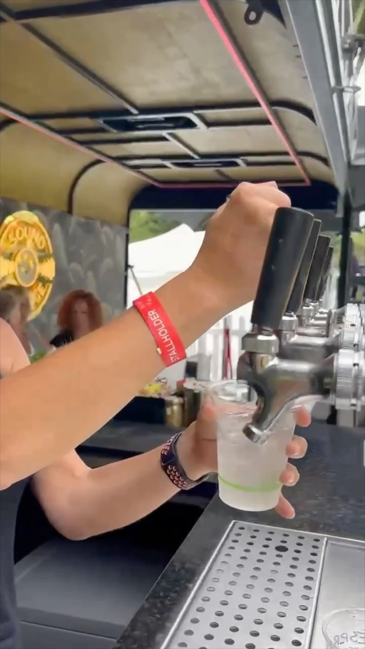 Apple mojito 🍏 ! A crowd favourite which is part of our cocktail package.
Are you having a party, event or function where you need a drinks package or bar?
If so give us a follow and send us a message!
#letthegoodtimesroll