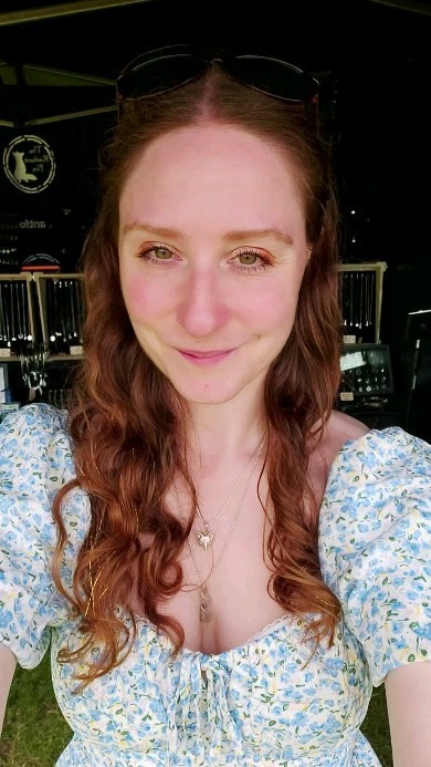 All set up at Chaddesley Chowdown at @chaddesleycorbettcc for the Summer Fun Day
We are offering made-to-measure cuatom fitting sterling silver jewellery from anklets, bracelets and necklaces. So head on down and treat yourself to some sparkle in the sunshine 🌞
#theradiantfox #chaddesleycorbettcc #chaddesleychowdown #summerfunday #eatstreetrepeat #sterlingsilvermadetomeasure #summeranklets #summerbracelets #summernecklaces #summerjewellery #sterlingsilvergifts