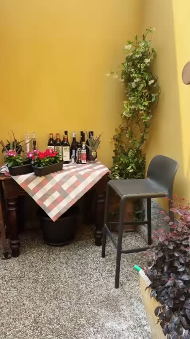 Il dehor #daRossino è pronto ad accogliervi e coccolarvi in queste prime giornate estive ☀️🍷
Vi aspettiamo!
#cascinarossino #ilrusticochecipiace 🍃