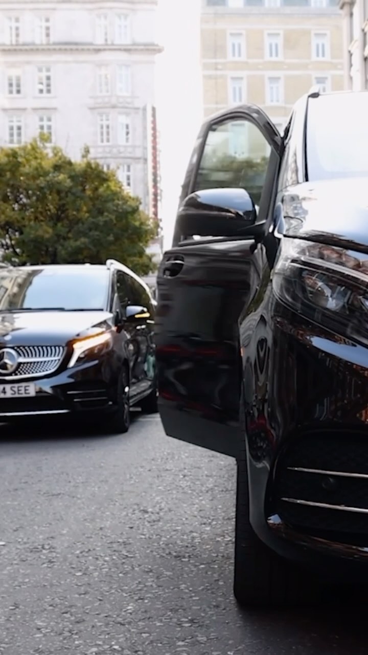 Secure, discreet and unmatched in comfort – our chauffeur driven @MercedesBenz V Class vehicles are your sanctuary on the move across London.
#london #chauffeur #privatetravel #privatecar #mercedesbenz