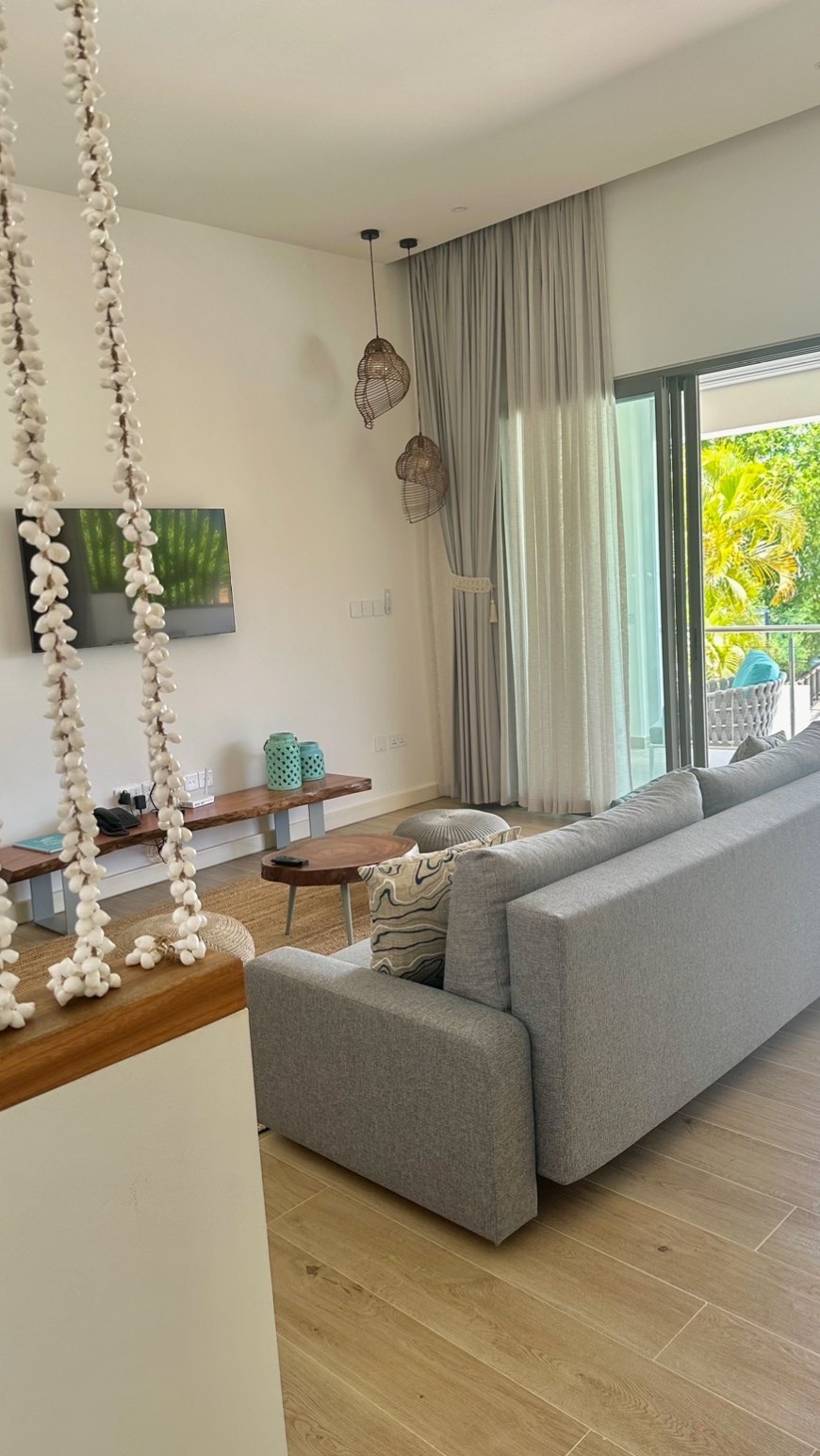 Experience luxury and comfort in our new upstairs two-bedroom villa, offering breathtaking ocean views with the beach just steps away. Welcome to Pineapple Beach Villas
#seychelles #travel #islandholiday