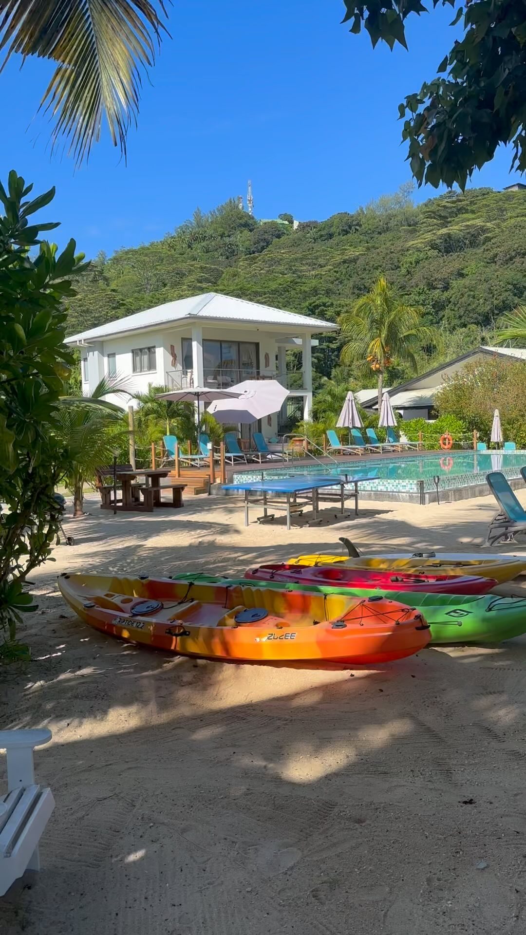 Our idea of bliss;
Waking up to this view and being this close the to the beach. No roads in between, no cars needed. Just step out and walk straight to the beach 🌞 🍍 🌴 🥥
#seychelles #holiday #travel