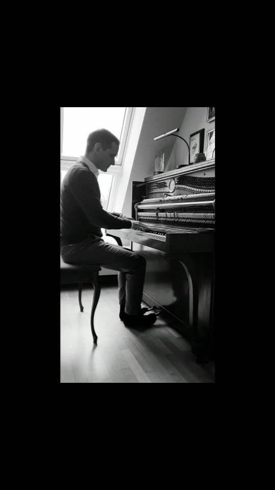 Today is #releaseday for my latest single #angelofmine - please let me know your thoughts, especially if you like the harmonic change, when I have a look at the camera. Enjoy your weekend, everyone!
.
#classical #classicalcomposer #classicalmusic #classicalmusician #classicalmusicians #classicalpianist #classicalpiano #pianist #pianists #pianistsofinstagram #piano #pianolovers #pianoplayer #pianosolo #pianistsofinstagram