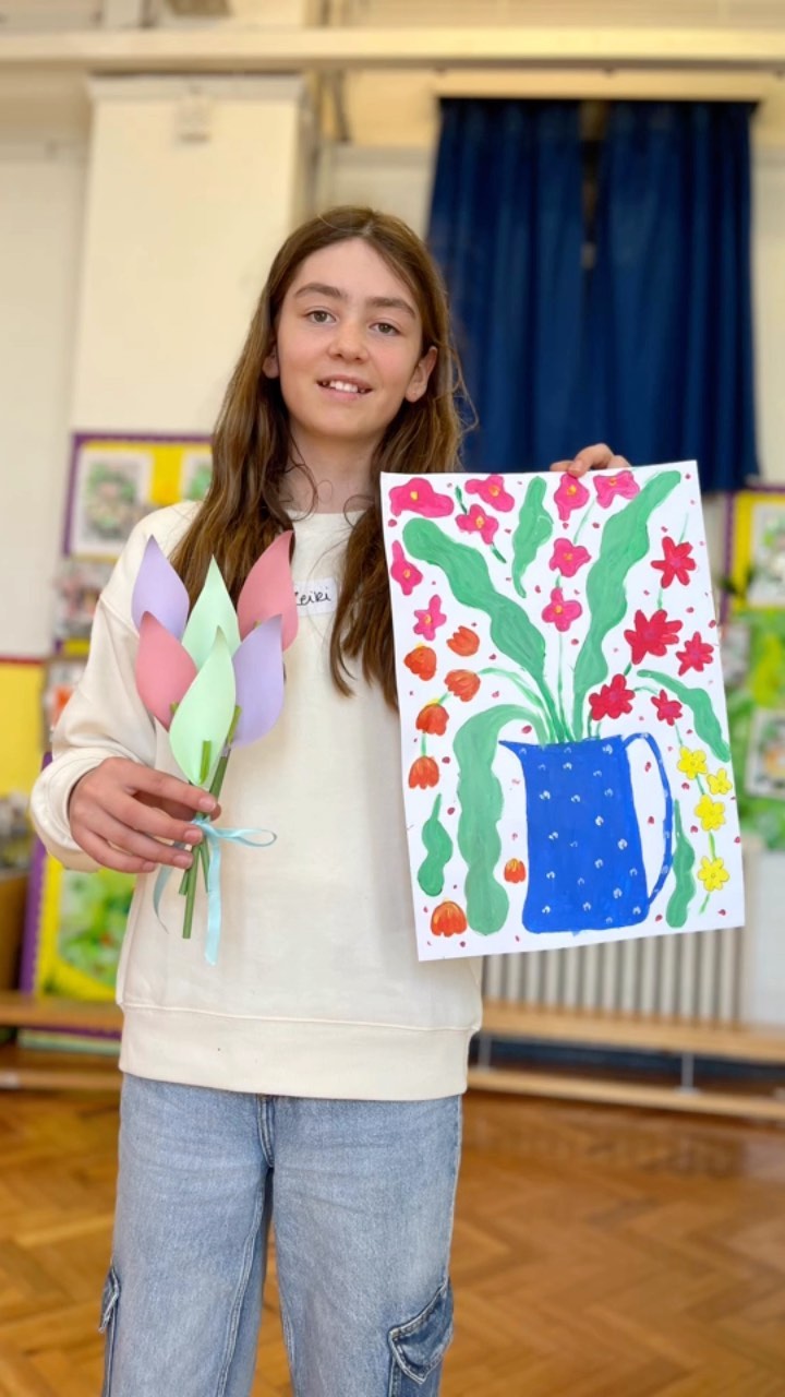 We had an epic first day 🤩🎉.
We looked at abstract art, made spring bouquets and got creative in buzzy bees 🥳.
Stay tuned for more fun tomorrow 🌈🎨🎊