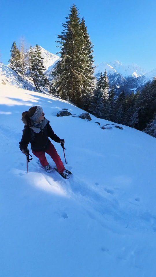 Who loves Winter Activities as much as I do?
#snowhiking #mountains #snow #just perfect #switzerland🇨🇭 #arniseetrail #sun #funwithfriends
