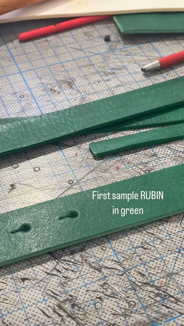 RUBIN in green soon available in some colors
#handmade #saarbrücken #ledertasche #designwelove #zaell_official