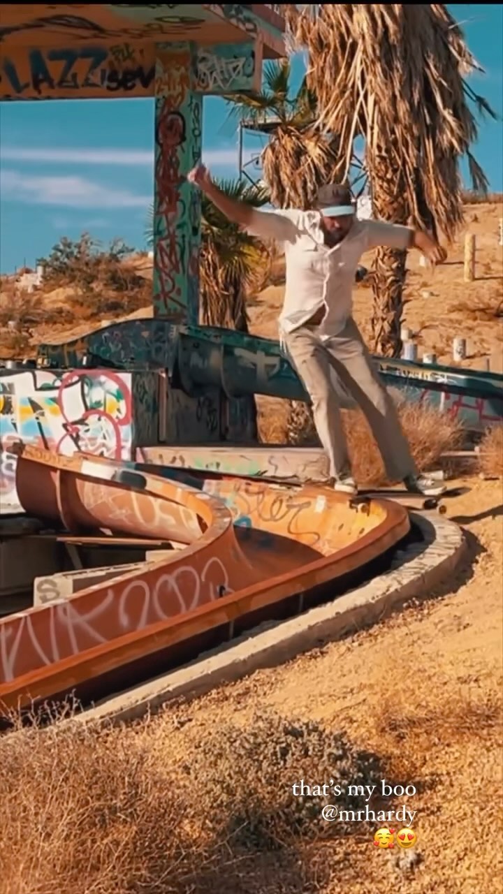 My love @mrhardy doing what he loves 😍
Video @moon_lion_artbox
.
.
.
.
.
.
.
.
.
.
.
#skateboarding #skatelife #skateboard #skateeveryday #skateanddestroy #skateboarder #skatefam #skatecommunity #skategram #skateboardinglife #boardalide #skatecrew