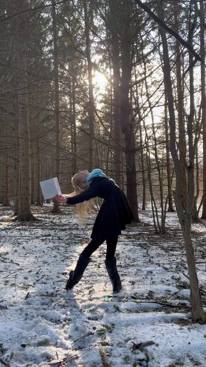 #AD ❄️ NOURISH TO FLOURISH: Usana has been an active and very special part of my healthy habits, helping me “Nourish to Flourish.” I love feeling lively and strong so that I can dance wherever I may be. Today was a waltz in the woods, surrounded by nature. Simply perfect!
❄️
Thank you @usanainc for dancing with me everyday. I am honoured to be an @usanaathletes
❄️
#usanainc #usanaathletes #usana #usanalifestyle #nourishtoflourish #healthyhabits #health #nutrients #dance #justdance #woods #snow #sun #dancer #ballerina #thankful #nature #nurture #waltz #stayhappy #stayhealthy #pirouette
