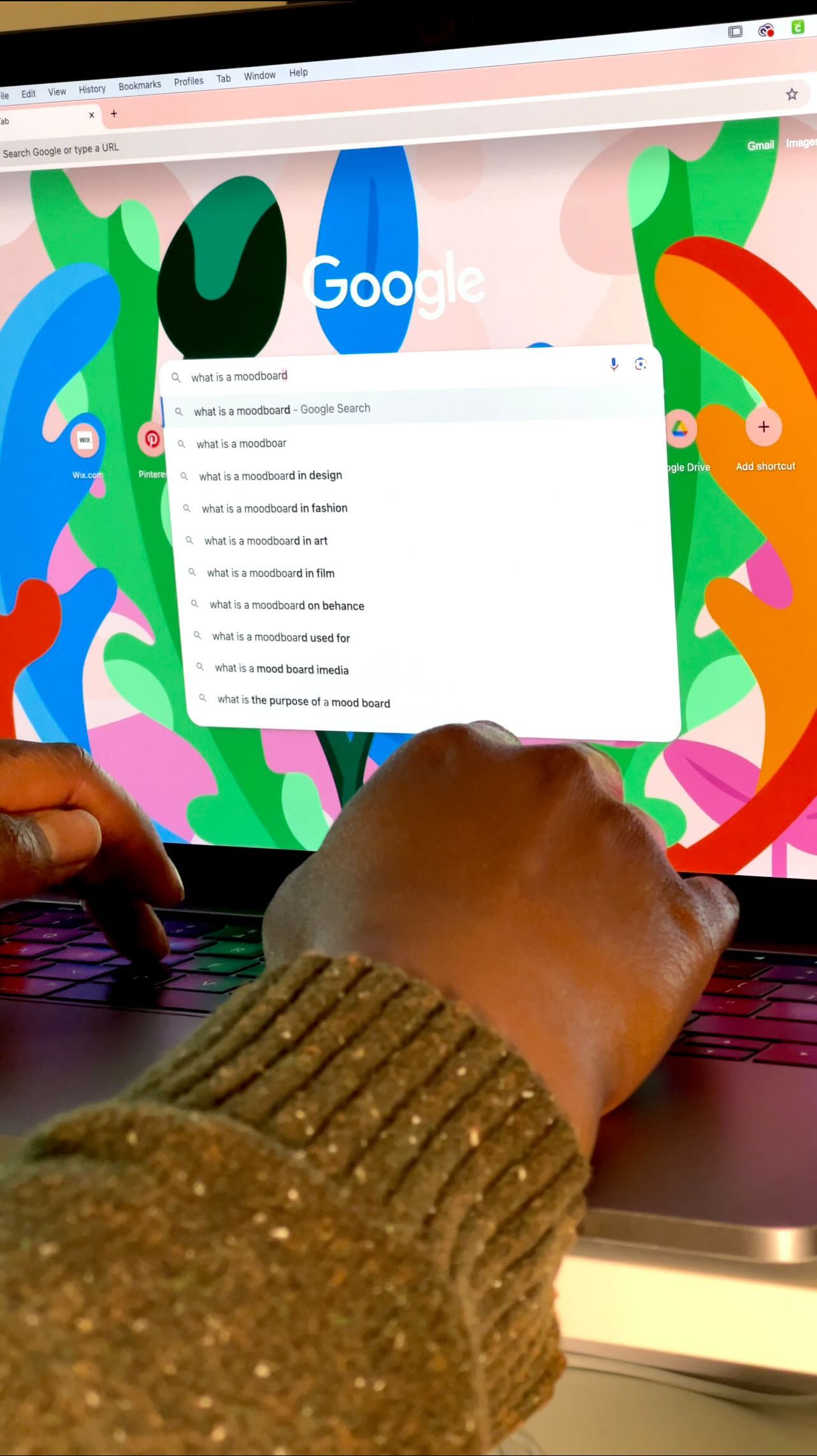 If you are new to the graphic design world, or are beginning to collaborate with a graphic designer, then you may have heard about moodboards, but never really knew what the word meant.
Simply put, it’s a collection of images showing the style and feel of a design, brand, or project. They are a helpful guide for anyone creating social media posts, creating a website, or making print media.
Attention all small business owners and brand new creatives!!! This year I really wanted to focus on helping you! I’m starting a new series where I explain all of the common and often complicated terms graphic designers tend to use. My hope is that it’ll help you come to understand your graphic designer better, feel more confident when communicating with them, and know how to express your needs in a way that gets you the result you want!
If you want to read more about moodboards and see an example, check out my latest blog post! Link is in the bio :)