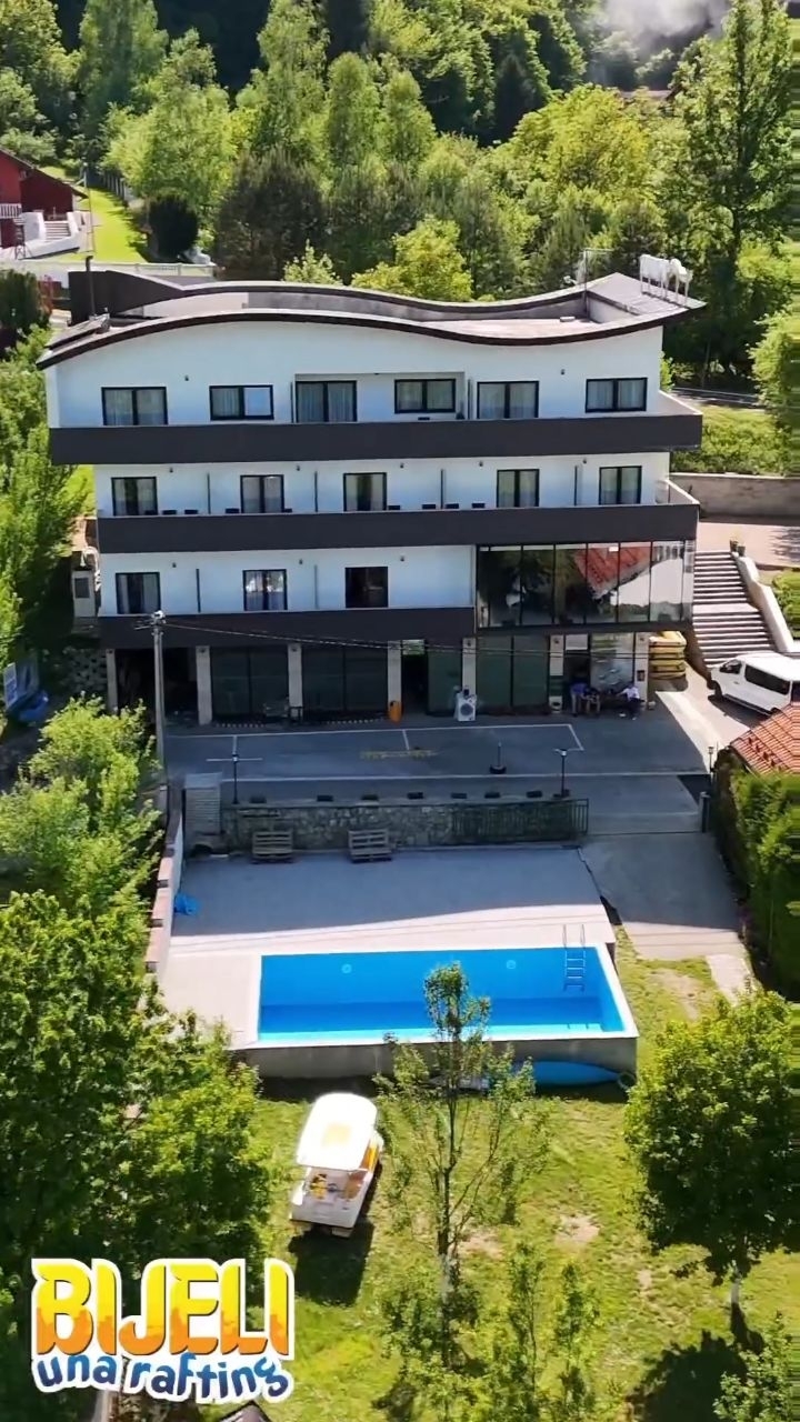 Uživajte u nezaboravnom raftingu i bogatoj gastronomskoj ponudi. Bijeli Una Rafting sa preko 28 godina postojanja, nudi najbolji rafting na Uni sa najdužom tradicijom.
+387 61 138 853
www.bijeli-una-rafting.com