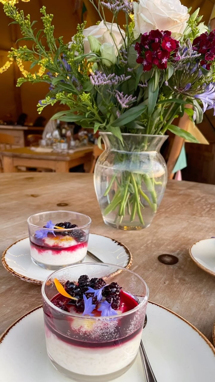 June round up! ⛺️ 🍛 🔥 🌷
What a start to our third season… the baby turkeys have arrived, cafe and camping are in full swing, we had an amazing Indian Feast Night with @nobleprawnltd!
Roll on (the rest of) July!
(I was on holiday last week so I’m slightly behind 😬)