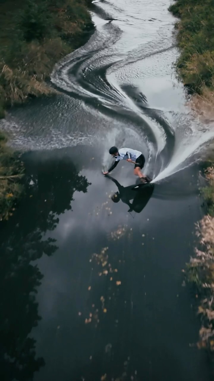 🍂 quick autumn line from @konnildff during the @ourhouse.de trip a couple weeks ago.
🎥 @lemonadenormal
#pulledbysculpture