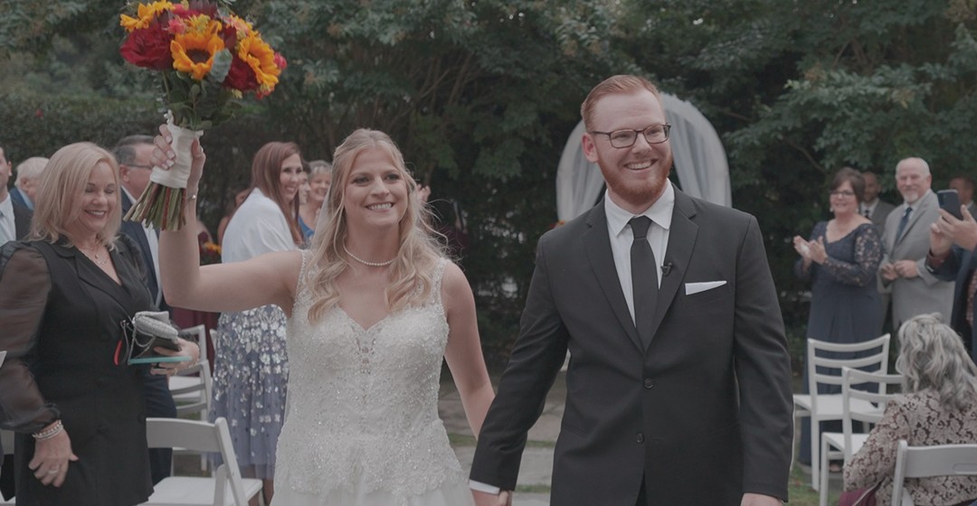 "Forever With You" | Long Island North Shore Wedding | Kelsey & Eric
Venue: @threevillageinn
Makeup: @glambitionmakeupbyjen
Hair: @lisathomassalon
Photo & Video: @verolifestudios
DJ: @zack_spad
Flowers: @villagefloristrocks
.
.
.
#weddingfilm #bridesoflongisland #weddings #nywedding #longislandwedding #weddingvideo