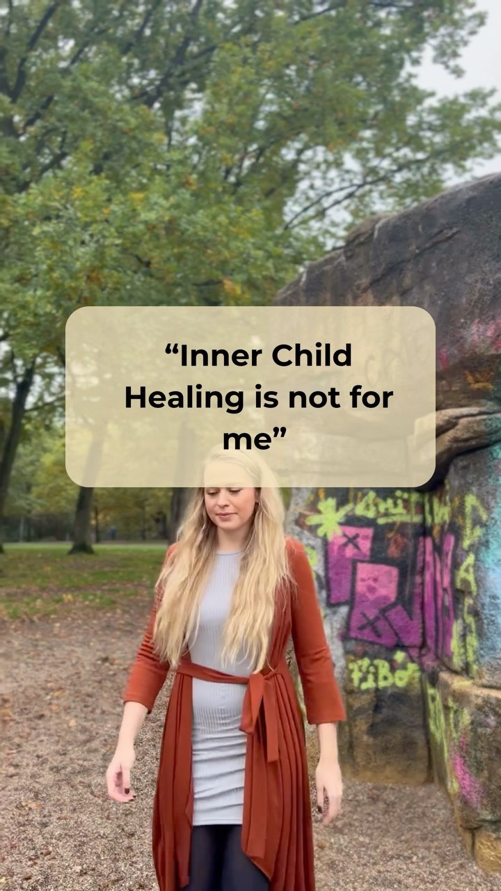 • Inability to Trust Others: Trust issues commonly stem from early development stages. Experiencing unsettling situations as an adult can increase trust difficulties. If someone is at their core stable though, so having a healed inner child, or was one of the few lucky ones where trust was established healthily in developmental years, drawbacks in life usually don’t hurt us as much or have a long-lasting impact on us.
• Unhealthy attachment styles: If you keep finding yourself, that you have unhealthy attachment style patterns (anxious, avoidant, mixture of both), or attract and engage a lot with romantic partners (close friends and family surely as well) who have an unhealthy attachment style > Look at the patterns in your childhood.
• Difficulty Expressing Emotions: Self-explaining. How did your caregivers react to you expressing your emotions in early childhood. Do you remember? - If you don’t remember, there might be some more to explore. For example, hypnosis reaches the subconsciousness nicely, with a lot of kindness and gentleness. It doesn’t let you relive what happened, but it shows you in a welcoming, warm and safe place, what it is that you needed back then.
Inner child work helps individuals understand and heal these wounds, allowing for the development of healthier beliefs and patterns.
- And what many don’t know! It doesn’t always have to be a grieving and so deep, dark healing time. It can also be light, sweet and gentle.
Do you have one of these? Or which other patterns and situations make you realize that it’s coming from how you grew up? Let’s chat in the comments ⬇️.
Send it to someone who hasn’t heard of how the childhood effects someone’s adult life. 💌
Save for later, and follow for more. 🧡
