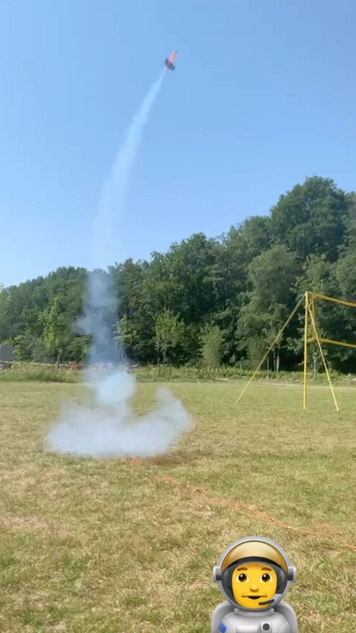 🎨 De Kracht van Verbeelding! 🌟 Wij hebben geholpen deze gave rakketten te ontwikkelen met behulp van 3D printen. Het was een leuke en leerzame dag! Laat je inspireren, innoveer en laat je verbeelding opstijgen! 🚀✨ #3DPrintingWonders #CreatieveGemeenschap #Nederlandse3DPrinting