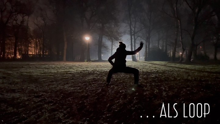 Luohan als Loop nutzen!
Nimm‘ dir eine Bewegung aus der Form und wiederhole sie in einer endlos Schleife. Beobachte was passiert… 😁
.
.
.
.
.
#shaolinkungfu #dao #daoismus #qigong #qigongforhealth #qigongdeutschland #moreforlife #auszeitvomalltag #innerbalance #imeinklangmitdirselbst #körperbewusstsein #feelgood #innerestärke