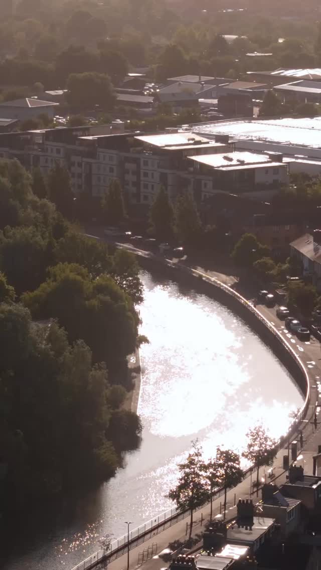 🔥 all eyes on regatta season🔥
City is coming at you MET, Marlow, HWR, HRR!!
Feel like being part of this next season? Come and meet our coaches and captains at these events, and click the link in our bio 💙💛❤️