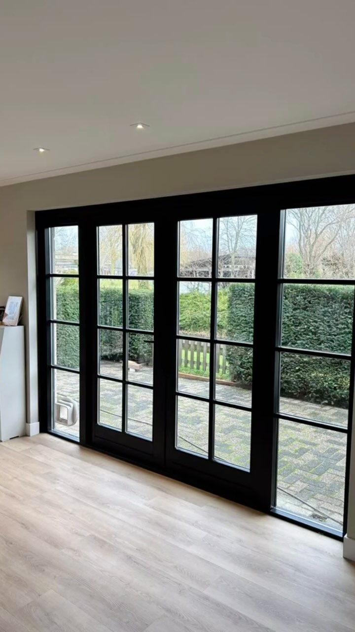 Wat een leuke foto’s!😍 We hebben weer veel leuke foto’s doorgestuurd gekregen van het eindresultaat met onze kozijnen.
Wil jij ook tot zo’n leuk eindresultaat komen? Wij leveren kozijnen in alle soorten en maten, nieuw, gebruikt, maatwerk, enzovoort.
We hebben onze kozijnen in grote hoeveelheden op voorraad staan, waardoor de kozijnen direct afgenomen kunnen worden!
Kijk op onze website voor de mogelijkheden of stuur ons een berichtje.
#wonen #wonenlandelijkestijl #sfeervolwonen #industrieelwonen #stijlvolwonen #woonkamerinspiratie #gevel #geveltuin #huisbouwen🏡 #huis #huisinrichting #verbouwen #kozijn #deur #voordeur #dubbeledeur #tuindeuren #dakkapel