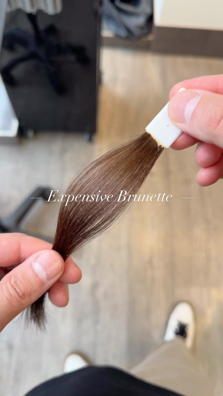 Igora Vibrance 5-4 with 6 vol developer processed for 20 minutes. What should I try next for my next video series: experimenting with toner or exploring a different color formula?
#igora #igoravibrance #vibranceschwarzkopf #hairinspo #hairtutorial #expensivebrunette #chocolatebrownhair #toner #schwarzkopfprofessional #brunette #fyp #viral