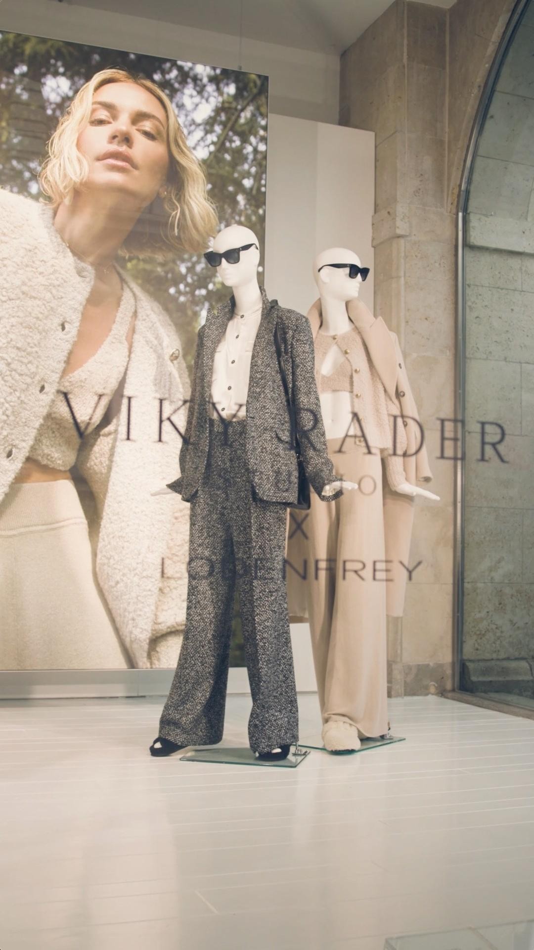 VIKY RADER X LODENFREY
Eines unserer liebsten Reels, das wir letztes Jahr für Lodenfrey produzieren durften. Mega charismatische Frau, die nicht nur entwirft, sondern auch selbst modelt und präsentiert. Feiern wir! @vikyrader @lodenfrey
#filmproduktion #brandingagency #munich #nopantsclubmünchen