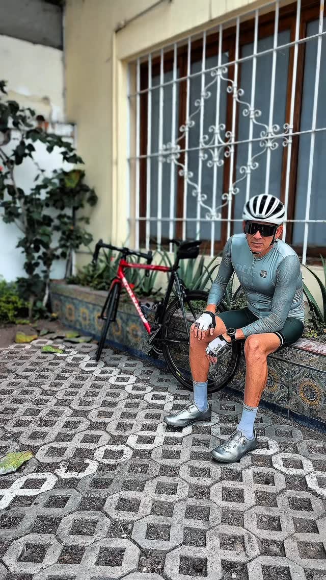 Ese compa ya está 🪦💀
😂😂😂😂😂😂😂😂
#ciclismo #humor #fly #santic #santicperu #ciclistas
📹 @kell.kreaciones