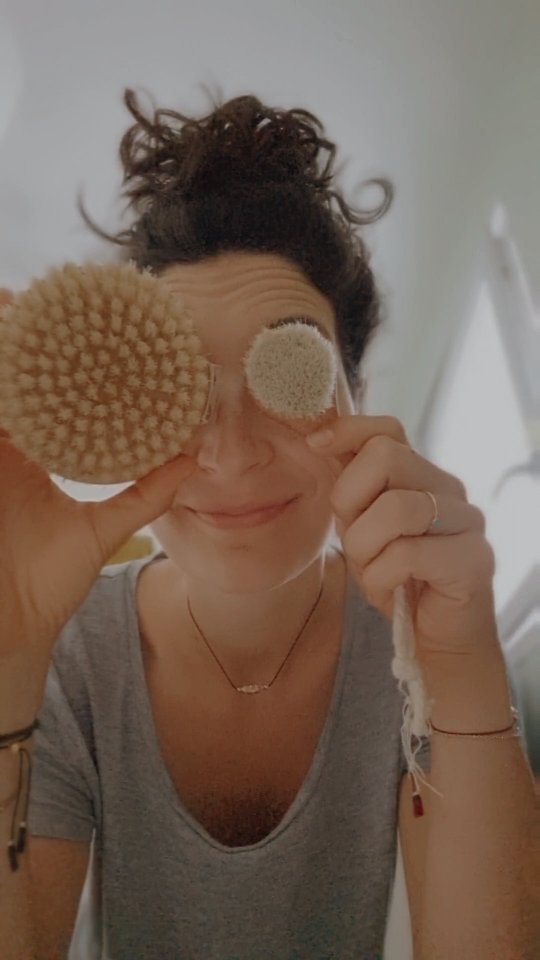 MORNING ROUTINE AVEC ROOGLY 🐱
#reveildouceur #wakeupearly #vacanceyoga #routinematin #reveilendouceur #slowly #prendresoindesoi #prendresoindesoncorps #templebody #consciencecorporelle #maldedos #bienmanger #mangersimplement #pranafood #motivationmatinale #routinequotidienne #laviesimple #Fanny.yogamayucha #kryayoga