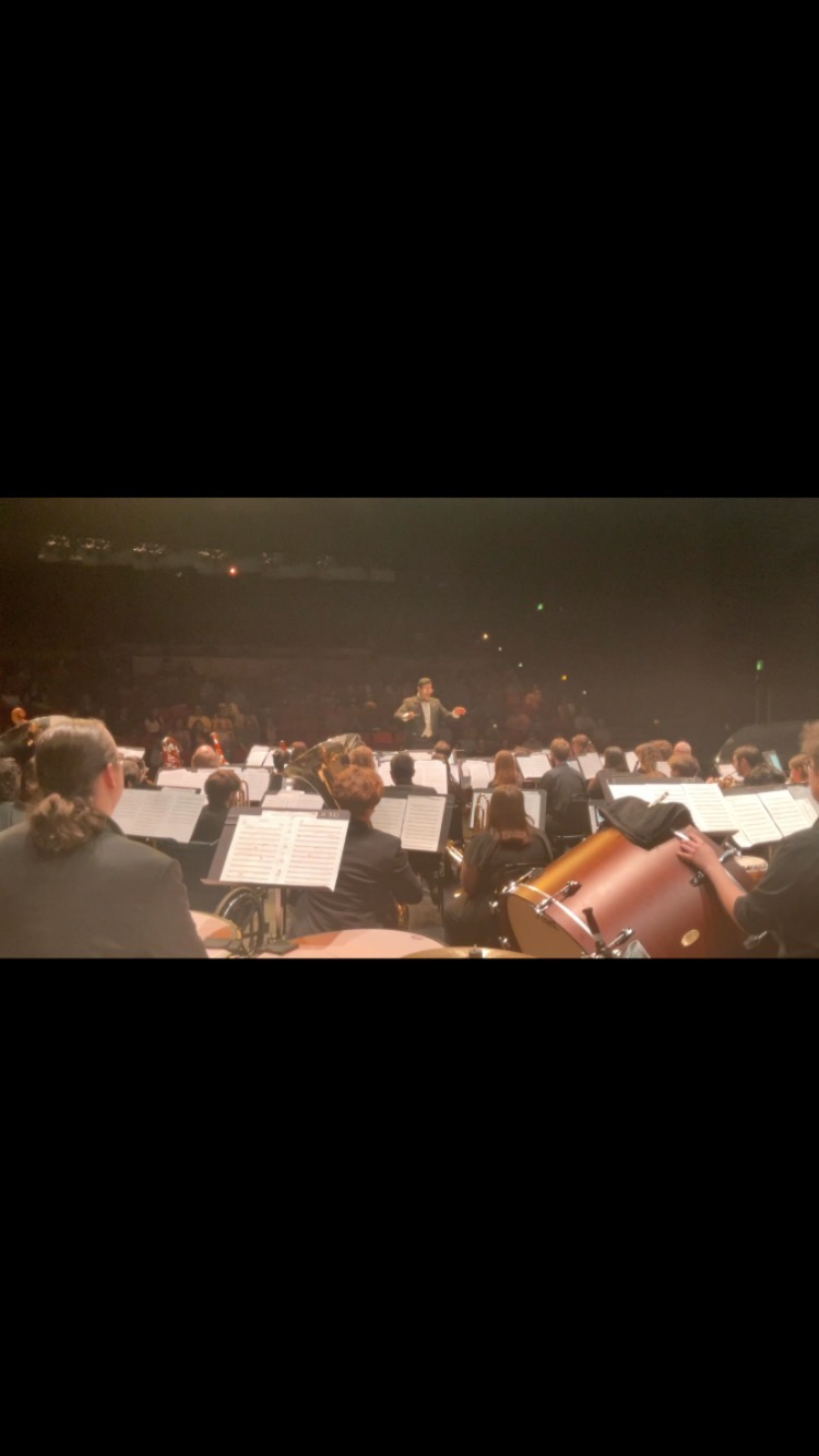 I wanted to share just a quick compilation of various conducting clips from my performances at PSU the past two years. The first is my most recent video, followed by a timeline of the beginning of my journey at Portland State University down to the last concert, with even a clip of a performance of mine on cello with the PSU Chamber Winds towards the end. (Yes, I was still a Cello Performance Masters student at PSU, despite all the conducting!) I hope you’ll all enjoy this video, and that you’ll keep sharing your love and joy for music. 💫
For those of you just coming across my videos, I’m currently a Masters of Music in Wind Conducting student at the Peabody Conservatory ✨