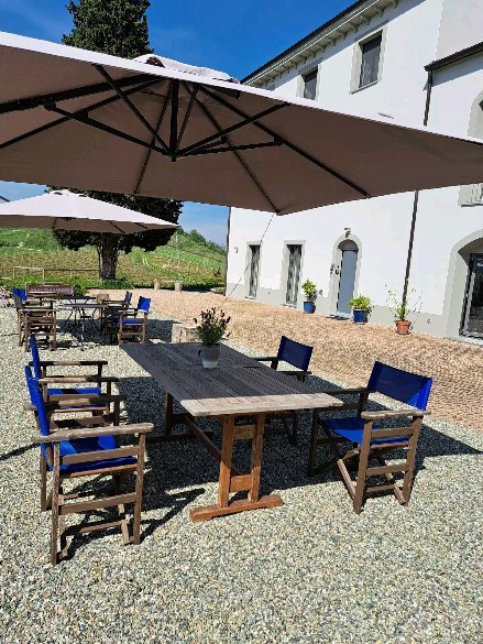 Umbrellas open for the first time in 2024!
First apperativo outside!
#monferrato
#monferratotourist
#sunnyday
#placestostay
#piemonte