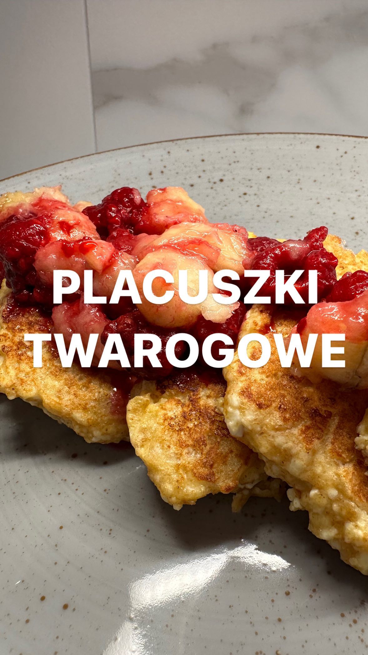 Hop hop 🙋🏻♀️
Śniadaniowe placuszki twarogowe wjeżdżają przerywając przerwę 🥳
Połącz tylko:
✅ser twarogowy
✅jajko
✅mąkę pełnoziarnistą
✅erytrytol (lub ksylitol)
🌪️wymieszać
🔥smażyć do złocistego koloru
✨dodać ulubione owocki 🍌🍓🍎🫐
🤤Zjeść ze smakiem
🤙🏻Daj znać w komentarzu jak poszło 😉
Miłego! 💚
#śniadanie #placuszkitwarogowe #fit #nazdrowie