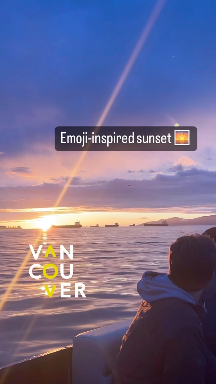 🌅Book with us now and immerse yourself in the breathtaking beauty of the city skyline as the sun dips below the horizon! #seaskyboatrental #vancouverboatparty #vancouverboatrentals #sunsetlovers #sunsetvancouver #vancouversunset #sunsetlovers #vancouverboating #boatrental #vancouver_canada #vancouverbc