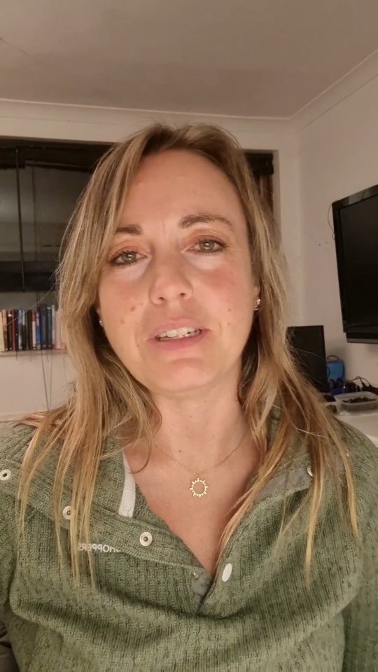 Part 3: Energy Delivery Mechanisms
Think of your thyroid as the furnace or firebox that keeps a steam engine going. Tending to the furnace is crucial in maintaining proper energy levels. If the thyroid isn't functioning well, nothing functions well. We must be supplying our body with the nutrients to synthesise the thyroid hormones. These hormones affect nearly every cell in the body!
To iodine or not to iodine.
Western societies are now largely iodine insufficient, whether you have hyper- or hypo-thyroid. Supplementing with iodine may be key. Seek professional help and guidance before starting any supplement protocol, though.
Get in touch with me, and we'll schedule a free call to see how I can help you. Often, it's a case by case basis with each client, otherwise known as personalised medicine. š
.
.
.
.
#nutritionaltherapy #naturopathicnutritionist #naturopathicnutrition #functionalmedicine #naturopathicmedicine #complementarymedicine #complementarytherapy #goodfoodgoodmood #ditchthegrains #eatforthebrain #brainhealth #hormonehealth #nervoussystemregulation #gutmicrobiome #stress #anxiety #depression