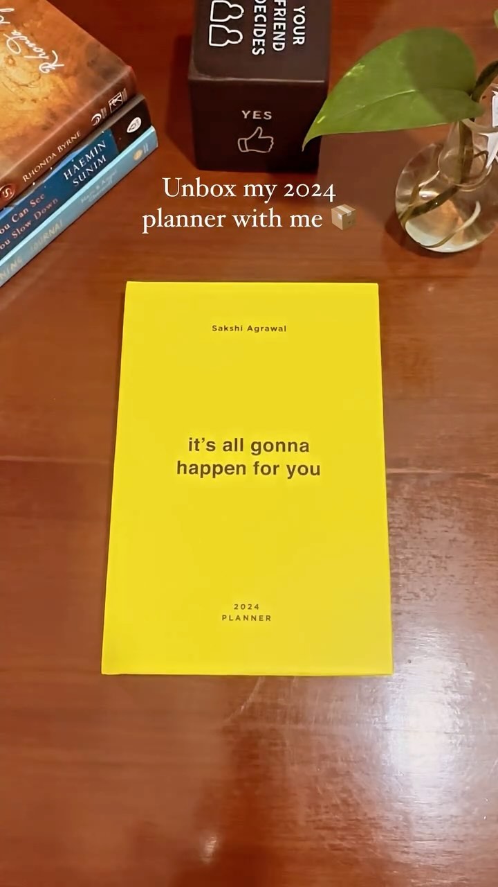 My 2024 yearly planner is finally here 😍
I ordered this beauty from @odd.giraffe and they personalized it with my name. Ordered it late last year, thus, took some time to reach. Either ways, I am loving it and can’t wait to start using it ✨
Do you use a yearly planner? Let me know in the comments below.
#planner #2024 #2024planner #unboxing #unboxingvideo #unboxingreels #unboxingvideos #yearlyspread #yearlyplanner #yearly #sakshireports