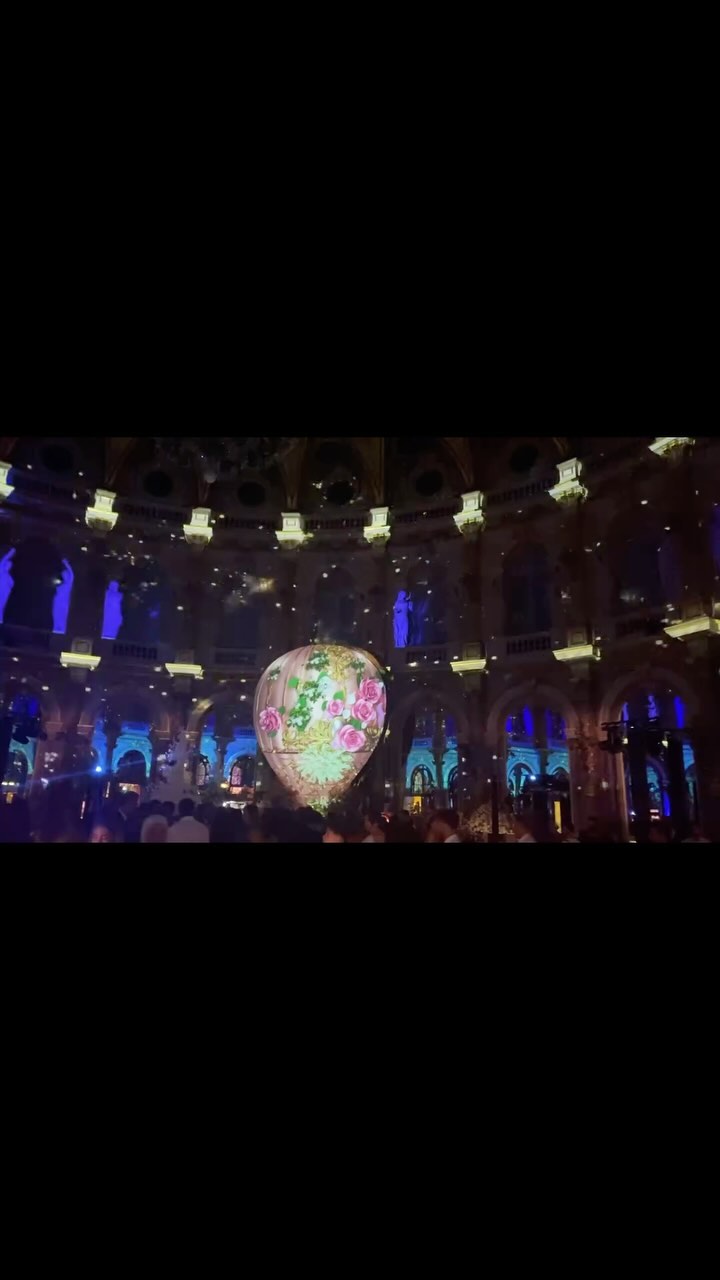 Magnifique soirée de mariage, longue et belle vie à nos jeunes mariés. #tonibreiss #videomapping #weddings