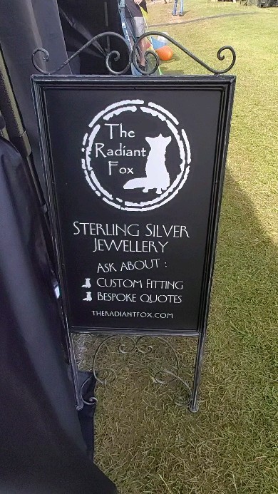 @theradiantfox is all set up for the second day of the @farforestshow. The postcode is DY14 9DA. The rain has cleared and there is plenty to enjoy. So pop on down and say hello. Open from 10 am until 5.30 pm this evening.
.
.
.
#theradiantfox #sterlingsilvermadetomeasure #customfitting #sterlingsilverbracelets #sterlingsilvernecklaces #sterlingsilverwineglasscharms #sterlingsilverkeyrings #sterlingsilverjewellery #sterlingsilvercharms #sterlingsilverbracelet #sterlingsilveradventcalendar #bespokeadventcalendar #jewelleryadventcalendar
